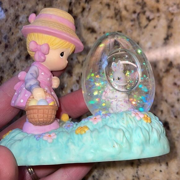 Vintage Precious Moments Easter decor - Picture 9 of 10